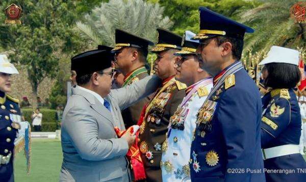 Prabowo Beri Tanda Kehormatan ke Tokoh-tokoh TNI, Berikut Daftarnya Prabowo Beri Tanda Kehormatan ke Tokoh-tokoh TNI, Berikut Daftarnya