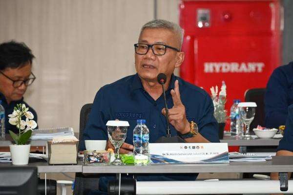 Rotasi Fraksi Golkar, Agun Gunandjar Gantikan Zulfikar Arse Sadikin Rotasi Fraksi Golkar, Agun Gunandjar Gantikan Zulfikar Arse Sadikin