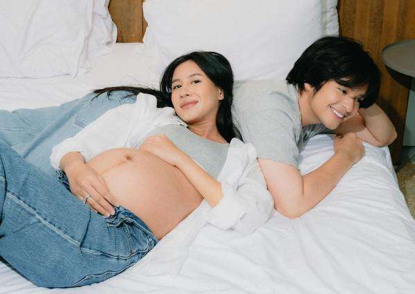Unggah Foto Maternity, Angga Yunanda dan Shenina Cinnamon Curi Perhatian Netizen Unggah Foto Maternity, Angga Yunanda dan Shenina Cinnamon Curi Perhatian Netizen