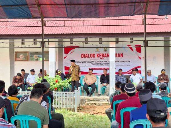 Pemberdayaan Masyarakat, Kemensos Beri Bantuan Eks Napiter Poso Rp5 Juta Pemberdayaan Masyarakat, Kemensos Beri Bantuan Eks Napiter Poso Rp5 Juta