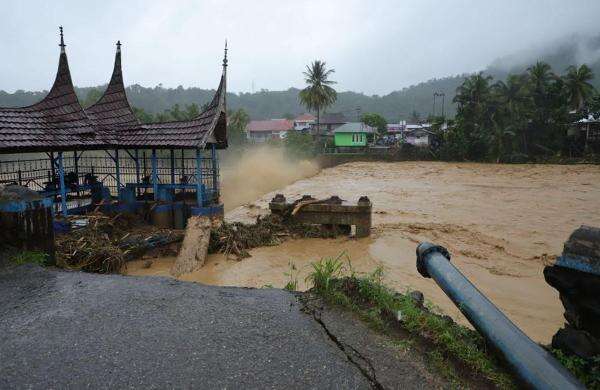 Respons Banjir Bandang Solok, DPR Minta Penguatan Mitigasi Bencana Nasional Respons Banjir Bandang Solok, DPR Minta Penguatan Mitigasi Bencana Nasional