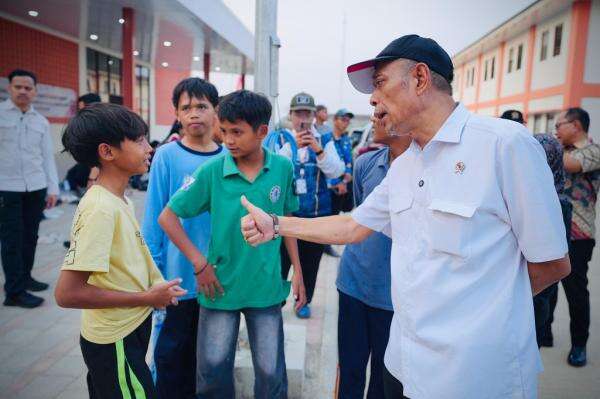 Prabowo Ingin Siswa Lulusan Sekolah Rakyat Lanjut Kuliah, Lepas dari Kemiskinan Prabowo Ingin Siswa Lulusan Sekolah Rakyat Lanjut Kuliah, Lepas dari Kemiskinan