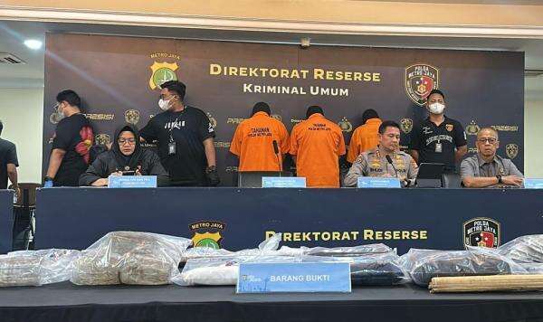 Polisi Pastikan 3 Pengeroyok Pedagang Cermin hingga Tewas Bukan Anggota Ormas Polisi Pastikan 3 Pengeroyok Pedagang Cermin hingga Tewas Bukan Anggota Ormas