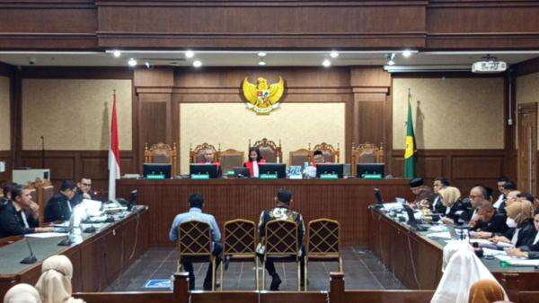 Adik Ipar Yaqut Mundur Jadi Saksi, Hakim Tetap Perintahkan Bersaksi untuk 3 Terdakwa Adik Ipar Yaqut Mundur Jadi Saksi, Hakim Tetap Perintahkan Bersaksi untuk 3 Terdakwa