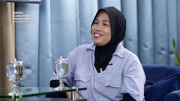 Kisah Haru Pegawai SPPG Tanti Bujuk Ortu yang Tolak MBG demi Lihat Senyum Anak-Anak Kisah Haru Pegawai SPPG Tanti Bujuk Ortu yang Tolak MBG demi Lihat Senyum Anak-Anak