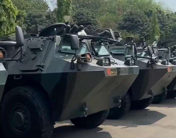 Viral Alutsista Berjejer di Monas Dikaitkan Demo Besar, Ini Kata Mabes TNI Viral Alutsista Berjejer di Monas Dikaitkan Demo Besar, Ini Kata Mabes TNI