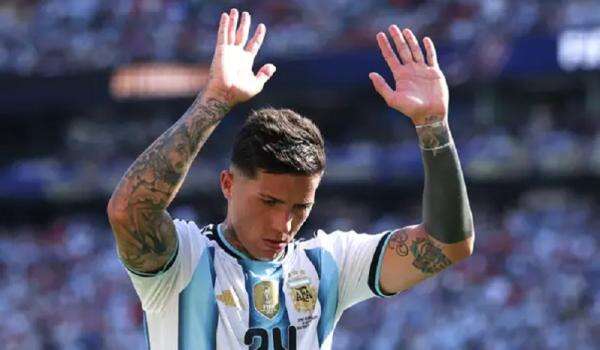 Sepakat! Enzo Fernandez Gabung Manchester City, Nilai Transfer Rp2,8 Triliun Sepakat! Enzo Fernandez Gabung Manchester City, Nilai Transfer Rp2,8 Triliun