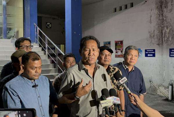 PWI Polisikan Hotman Paris Buntut Ucapan 'Lu Punya Otak Gak?' ke Wartawan PWI Polisikan Hotman Paris Buntut Ucapan 'Lu Punya Otak Gak?' ke Wartawan