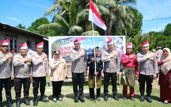 Ekspedisi Merah Putih Presisi, Polri Bawa Paket Bantuan hingga Tanam Mangrove ke Pulau Terluar Ekspedisi Merah Putih Presisi, Polri Bawa Paket Bantuan hingga Tanam Mangrove ke Pulau Terluar