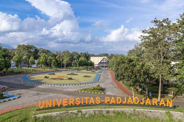 Universitas Padjadjaran Masuk Peringkat 496 Dunia dalam QS WUR 2027 Universitas Padjadjaran Masuk Peringkat 496 Dunia dalam QS WUR 2027