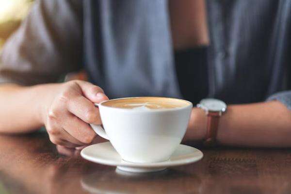 Perut Suka Mulas Habis Minum Kopi Susu? Ternyata Ini Penyebabnya Perut Suka Mulas Habis Minum Kopi Susu? Ternyata Ini Penyebabnya