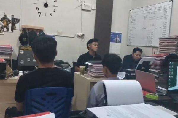 13 Pemerkosa Gadis di Sampang Sudah Ditangkap, 14 Pelaku Masih DPO 13 Pemerkosa Gadis di Sampang Sudah Ditangkap, 14 Pelaku Masih DPO