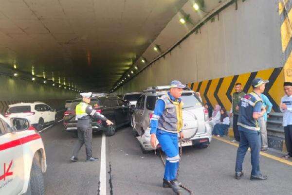 Kronologi Kecelakaan Beruntun di Tol JORR Pasar Rebo, 4 Kendaraan Terlibat Kronologi Kecelakaan Beruntun di Tol JORR Pasar Rebo, 4 Kendaraan Terlibat