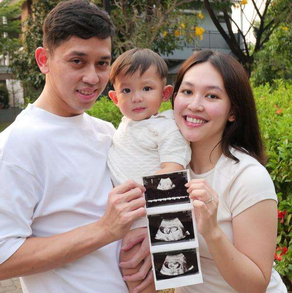 Potret Ribka Sugiarto Istri Pebulu Tangkis Rian Ardianto Umumkan Kehamilan Anak Kedua: Alhamdulillah Potret Ribka Sugiarto Istri Pebulu Tangkis Rian Ardianto Umumkan Kehamilan Anak Kedua: Alhamdulillah