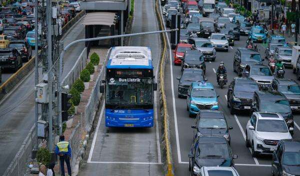 DTKJ Usul Paket Langganan Transjakarta Rp200.000 per Bulan, Ini Skemanya DTKJ Usul Paket Langganan Transjakarta Rp200.000 per Bulan, Ini Skemanya