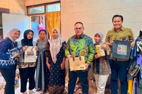 Bersama PNM Mekaar Mesin Jahit Tua Mampu Menghidupi Lima Keluarga Bersama PNM Mekaar Mesin Jahit Tua Mampu Menghidupi Lima Keluarga