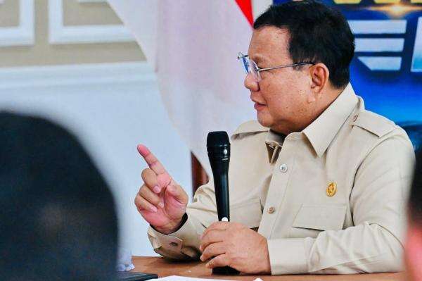 Prabowo Pimpin Rapat Karhutla di Kalbar: Saya Datang untuk Melihat Keadaan Nyata Prabowo Pimpin Rapat Karhutla di Kalbar: Saya Datang untuk Melihat Keadaan Nyata