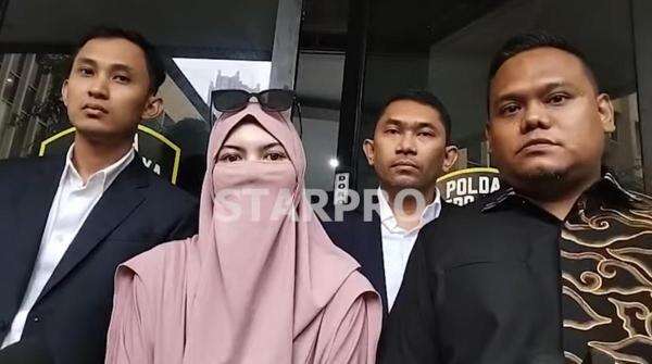 Insanul Fahmi Jualan Sayur demi Bertahan Hidup, Wardatina Mawa Akui Nafkah Anak Macet Insanul Fahmi Jualan Sayur demi Bertahan Hidup, Wardatina Mawa Akui Nafkah Anak Macet