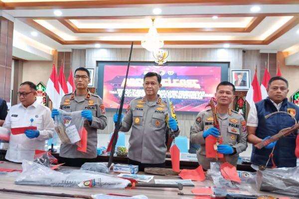 9 Pelaku Penyerangan Polisi di Katingan Ditangkap, 4 Orang Masih Diburu 9 Pelaku Penyerangan Polisi di Katingan Ditangkap, 4 Orang Masih Diburu