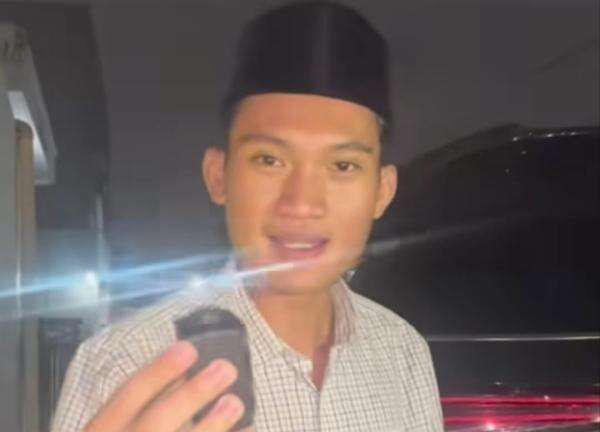 Polisi Persilakan Tiyo Ardianto Bikin Laporan Dugaan Temuan Alat Pelacak di Mobil Polisi Persilakan Tiyo Ardianto Bikin Laporan Dugaan Temuan Alat Pelacak di Mobil