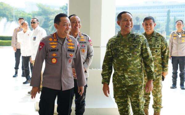 Kapolri Temui Panglima TNI di Cilangkap, Mabes TNI: Wujud Kuatnya Sinergi TNI dan Polri Kapolri Temui Panglima TNI di Cilangkap, Mabes TNI: Wujud Kuatnya Sinergi TNI dan Polri