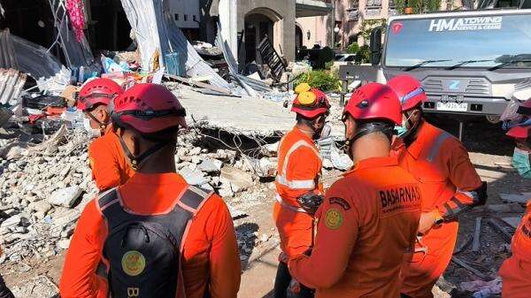 Hari Kedua Pascaledakan Rumah di Grand Polonia, Tim SAR Fokus Cari 2 Korban Tertimbun Hari Kedua Pascaledakan Rumah di Grand Polonia, Tim SAR Fokus Cari 2 Korban Tertimbun