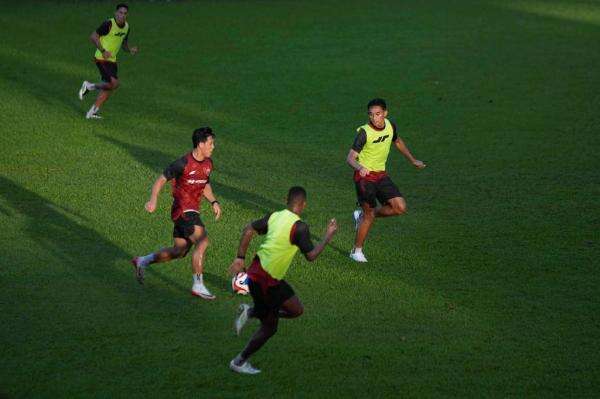 Persija Jakarta Kirim Sinyal Bahaya ke Persib, Latihan Intens Jelang Duel Panas Persija Jakarta Kirim Sinyal Bahaya ke Persib, Latihan Intens Jelang Duel Panas