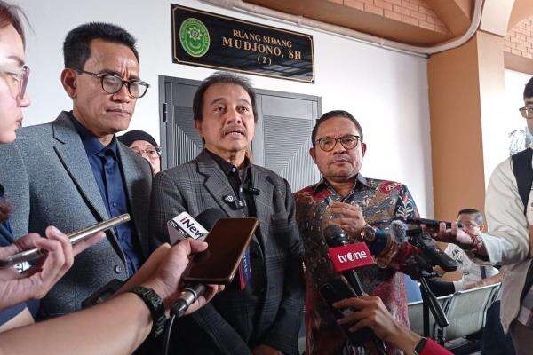 Roy Suryo Ungkap Dasar Gugatan Ganti Rugi Rp206 Juta ke Polda Metro, Singgung Dampak Penahanan dan Kesehatan Roy Suryo Ungkap Dasar Gugatan Ganti Rugi Rp206 Juta ke Polda Metro, Singgung Dampak Penahanan dan Kesehatan