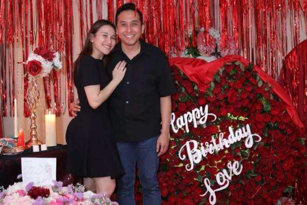 Ultah ke-34, Ayu Ting Ting Pamer Momen Romantis Bareng Kevin Gusnadi Ultah ke-34, Ayu Ting Ting Pamer Momen Romantis Bareng Kevin Gusnadi