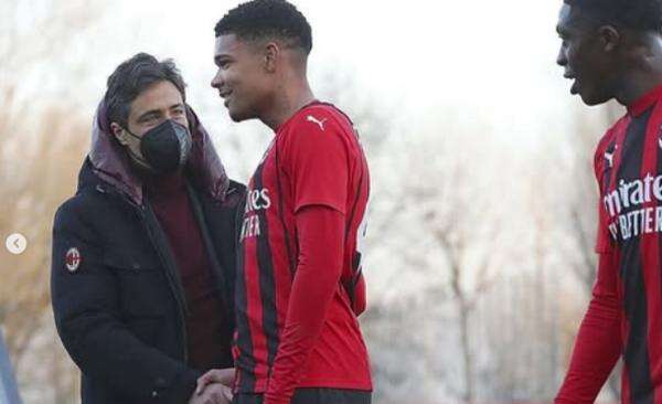 Mantan Pemain AC Milan Segera Gabung Klub 5 Besar Super League! Mantan Pemain AC Milan Segera Gabung Klub 5 Besar Super League!