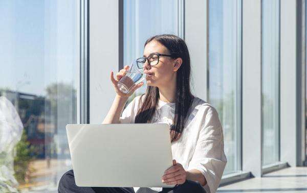 Rajin Minum Air Putih sampai Urine Jernih, Kok Masih Bisa Kena Batu Ginjal? Rajin Minum Air Putih sampai Urine Jernih, Kok Masih Bisa Kena Batu Ginjal?