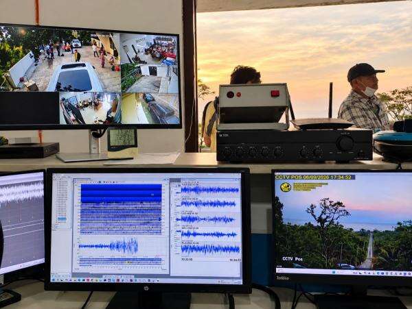Antisipasi Tsunami Akibat Erupsi Anak Krakatau, BNPB Petakan Kesiapan Pesisir Banten Antisipasi Tsunami Akibat Erupsi Anak Krakatau, BNPB Petakan Kesiapan Pesisir Banten