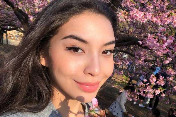Manohara Masih Doyan Mi Instan tapi Tubuh Tetap Langsing, Ini Rahasianya! Manohara Masih Doyan Mi Instan tapi Tubuh Tetap Langsing, Ini Rahasianya!