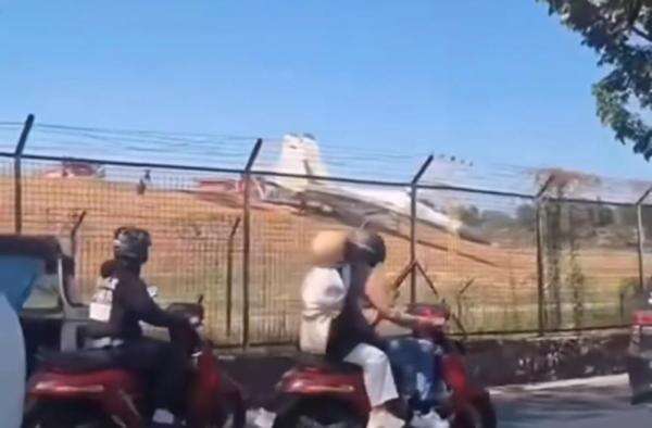 TNI AU Jelaskan Penyebab Pesawat Sukhoi Tergelincir di Lanud Sultan Hasanuddin Sulsel TNI AU Jelaskan Penyebab Pesawat Sukhoi Tergelincir di Lanud Sultan Hasanuddin Sulsel