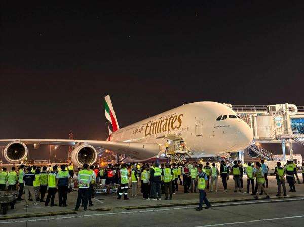 Geger! Pesawat Raksasa Airbus A380 Emirates Mendarat di Soetta, Jemput AC Milan Geger! Pesawat Raksasa Airbus A380 Emirates Mendarat di Soetta, Jemput AC Milan