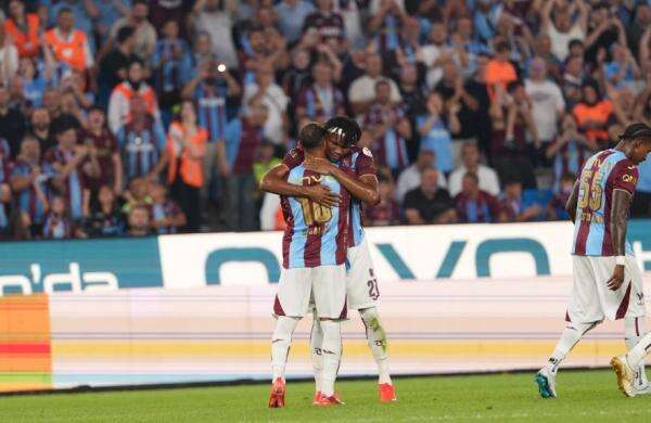Mo Salah Nyaris Cetak Hattrick Gila di Trabzonspor, Gol 50 Meter Jadi Kontroversi Mo Salah Nyaris Cetak Hattrick Gila di Trabzonspor, Gol 50 Meter Jadi Kontroversi