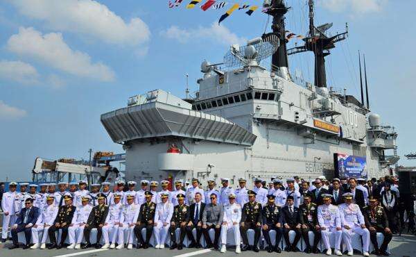 Alkom Kapal Induk KRI Sriwijaya Masih Standar NATO, TNI AL Lakukan Retrofit Alkom Kapal Induk KRI Sriwijaya Masih Standar NATO, TNI AL Lakukan Retrofit