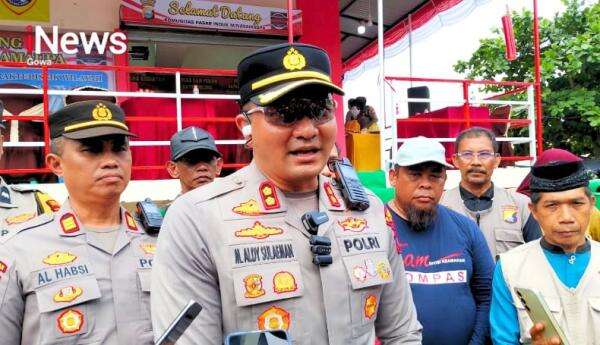 Komitmen Kapolres Gowa Tekan Angka Kriminal, Bangun Pos Satkamling di Pasar Induk Komitmen Kapolres Gowa Tekan Angka Kriminal, Bangun Pos Satkamling di Pasar Induk