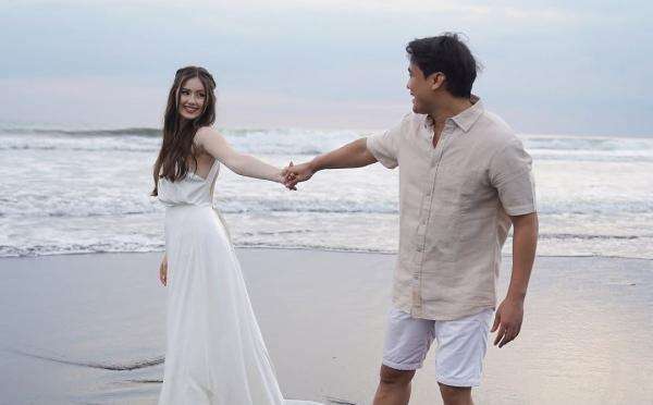 Bongkar Kartu Laki-laki, Billy Syahputra Sebut Romantis Itu Omong Kosong Bongkar Kartu Laki-laki, Billy Syahputra Sebut Romantis Itu Omong Kosong