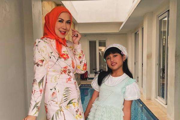 Venna Melinda Menangis Dapat Surat Cinta dari Vania di Ultah ke-54 Venna Melinda Menangis Dapat Surat Cinta dari Vania di Ultah ke-54