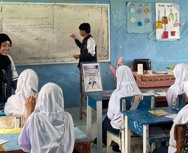 Pengenalan Poster Interaktif dan Edukasi Bahaya Seks Bebas untuk Mencegah Kanker Serviks Pengenalan Poster Interaktif dan Edukasi Bahaya Seks Bebas untuk Mencegah Kanker Serviks