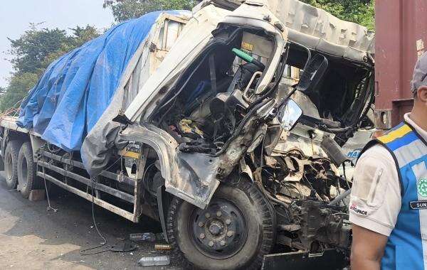 Sopir Truk Tewas akibat Kecelakaan Beruntun di Tol JORR, Diduga Microsleep Sopir Truk Tewas akibat Kecelakaan Beruntun di Tol JORR, Diduga Microsleep