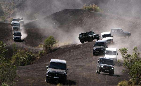 Komunitas Mercedes Jip Indonesia Touring 10 Hari Jelajahi Jejak Sejarah Nusantara Komunitas Mercedes Jip Indonesia Touring 10 Hari Jelajahi Jejak Sejarah Nusantara