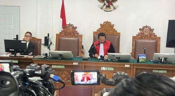 Sederet Pertimbangan Hakim Tolak Praperadilan Jilid 4 Roy Suryo Sederet Pertimbangan Hakim Tolak Praperadilan Jilid 4 Roy Suryo