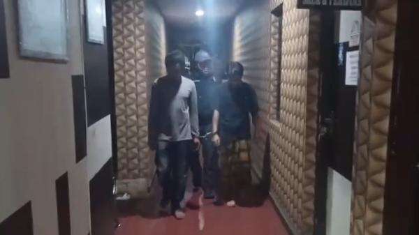 2 Perampok Toko di Lumajang Ditangkap, Uang Hasil Kejahatan Dipakai Judi Online 2 Perampok Toko di Lumajang Ditangkap, Uang Hasil Kejahatan Dipakai Judi Online