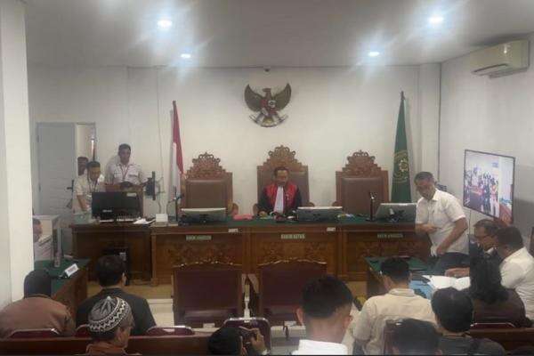 Kejaksaan: Roy Suryo Salah Alamat Minta Kejari Jaksel Batalkan Penetapan Tersangkanya Kejaksaan: Roy Suryo Salah Alamat Minta Kejari Jaksel Batalkan Penetapan Tersangkanya