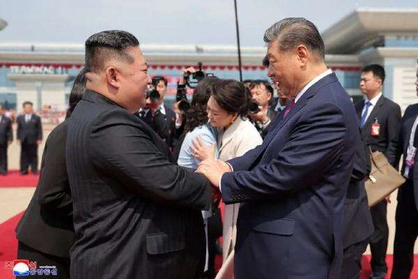 Kunjungi Pyongyang, Xi Jinping Diduga Berusaha Redam Pengaruh Rusia atas Korut Kunjungi Pyongyang, Xi Jinping Diduga Berusaha Redam Pengaruh Rusia atas Korut