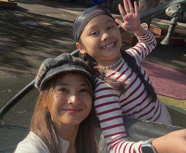 Curhat Acha Septriasa Beratnya Co-Parenting dari 2 Negara, Janji Akan Kembali Bersama Putrinya Curhat Acha Septriasa Beratnya Co-Parenting dari 2 Negara, Janji Akan Kembali Bersama Putrinya