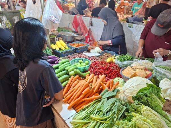 Harga Pangan Naik di HUT Ke-81 RI, Cabai Rawit Merah Tembus Rp90.200 per Kg Harga Pangan Naik di HUT Ke-81 RI, Cabai Rawit Merah Tembus Rp90.200 per Kg