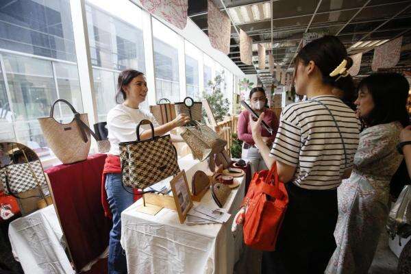 Lokal Indonesia Artisan Market Diserbu Pekerja Kantoran Jakarta, Jadi Alternatif Healing! Lokal Indonesia Artisan Market Diserbu Pekerja Kantoran Jakarta, Jadi Alternatif Healing!